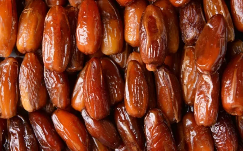 فوائد تمور المجدول لحماية صحة الأطفال