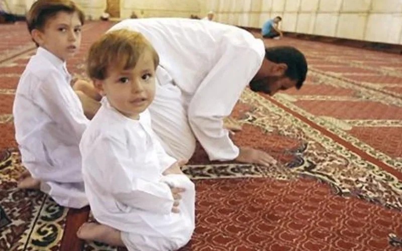 حكم صلاة الجمعة في البيت
