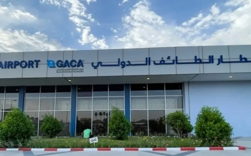 كم عدد سكان الطائف 2025